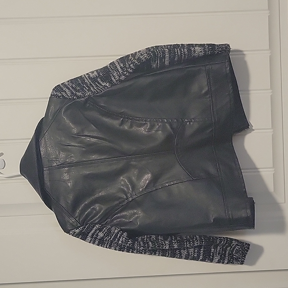 Chillipop Unisex Youth Size 4 Faux Leather Black Motorcycle Jacket - Picture 4 of 7